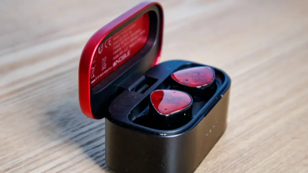 Наушники с шумоподавлением