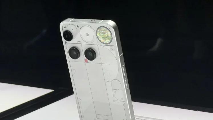 Скандально хорош: 3 причины, почему Phone 3 переиграл флагманы фото