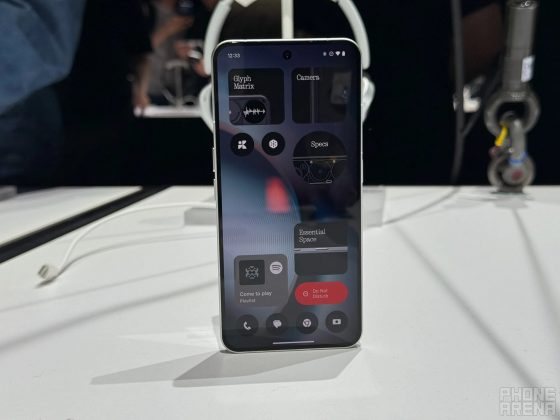 Nothing Phone (3) — самый необычный флагман на сегодняшний день, и это хорошо