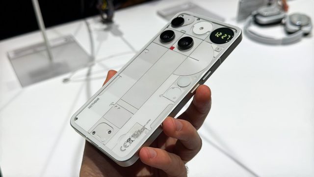 Nothing-Phone-3-is-the-weirdest-flagship-yet--and-thats-a-good-thing Nothing Phone (3) — самый необычный флагман на сегодняшний день, и это хорошо