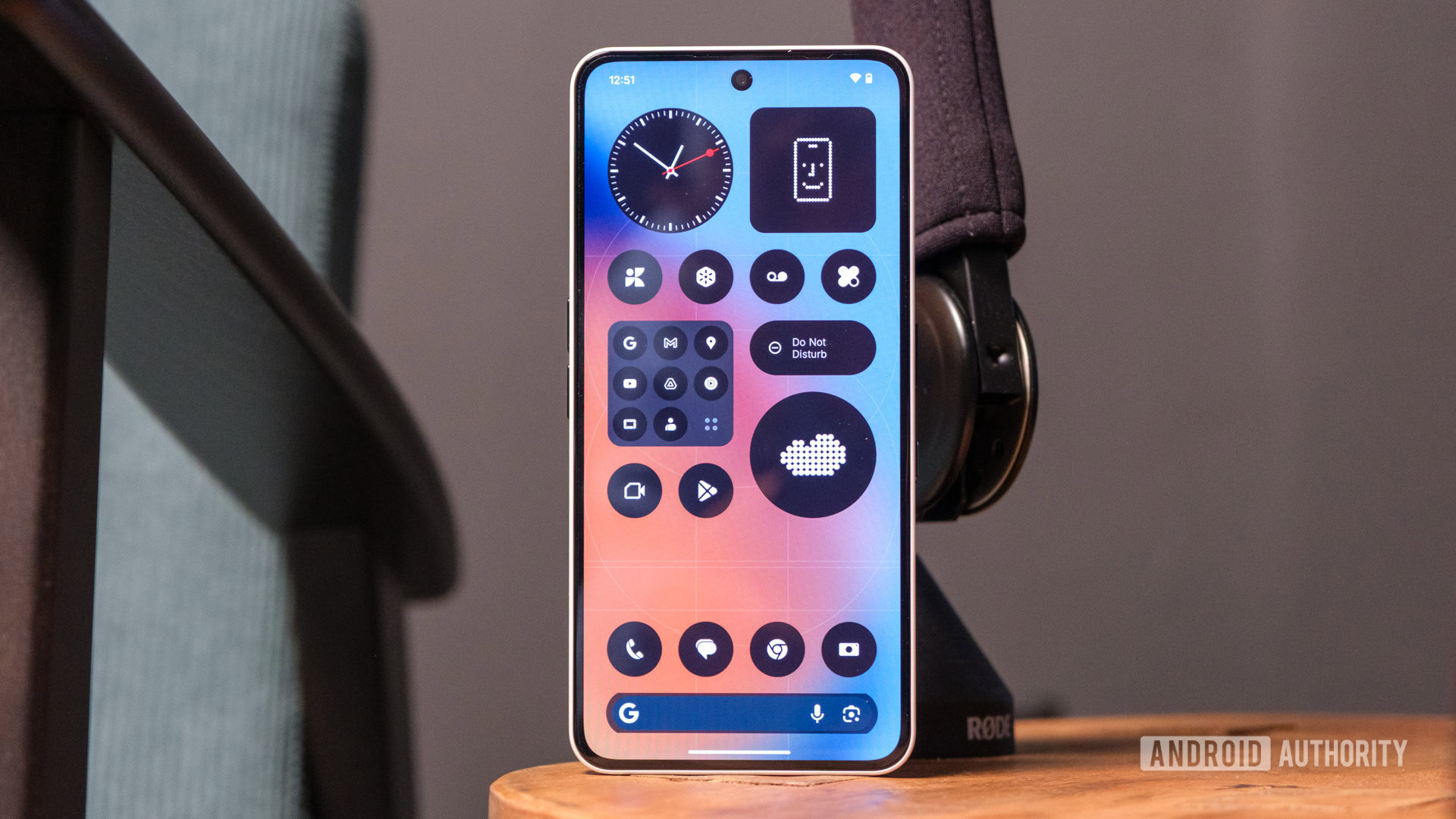 Утечка убедительно намекает на появление более дешевого телефона Nothing