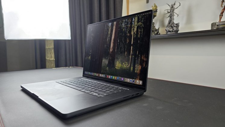 Apple MacBook Pro 16-inch (M4 Pro)