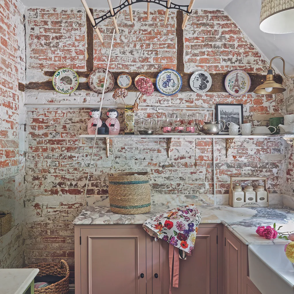 Оформление кухонной стены