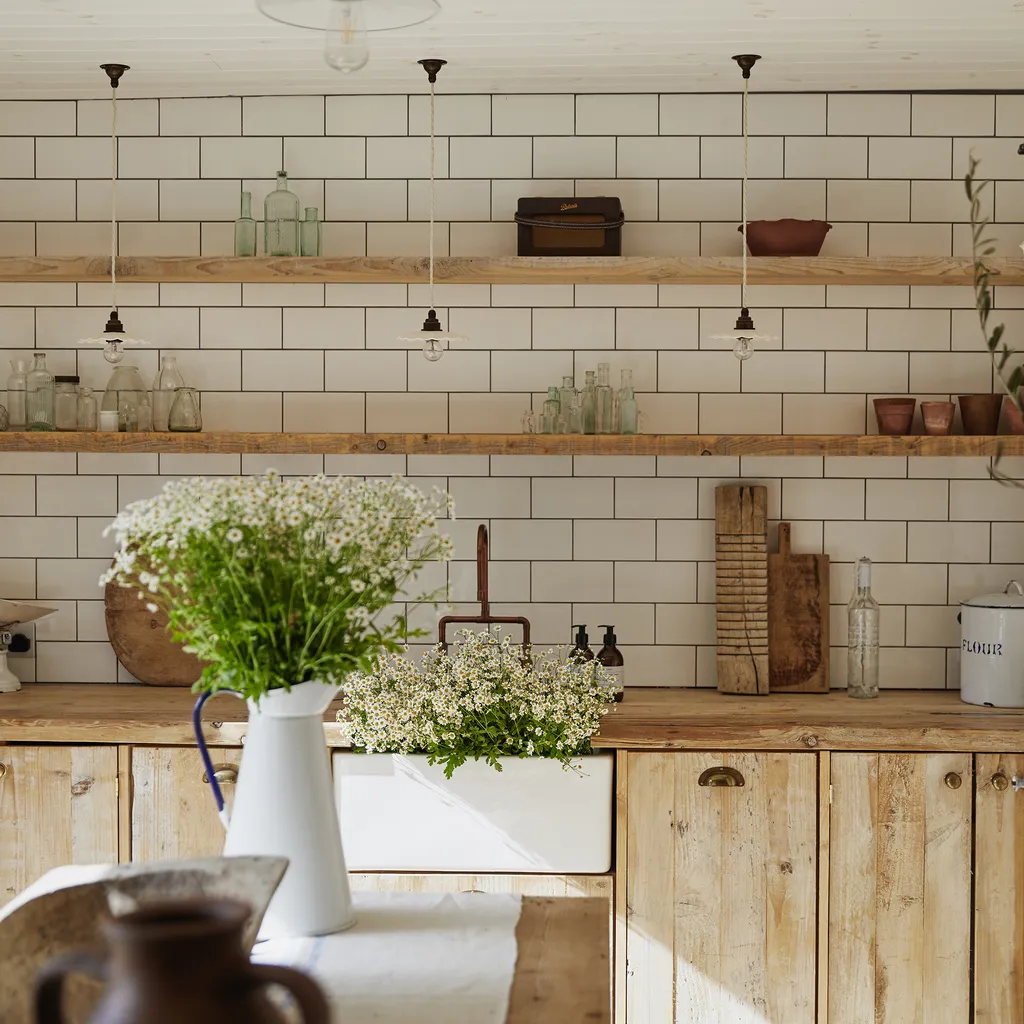 Оформление кухонной стены