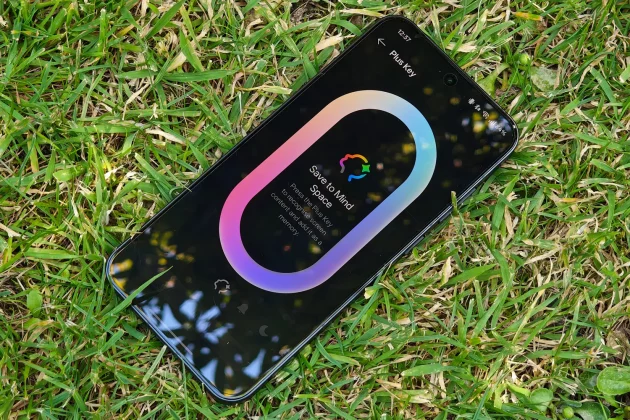 Обзор OnePlus 13s: безупречная автономность и флагманская мощь фото