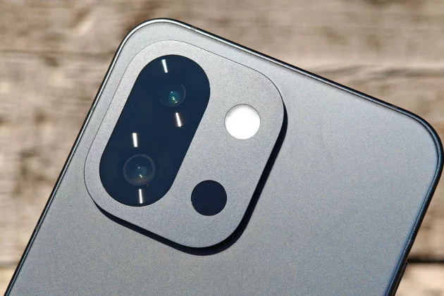 Обзор OnePlus 13s: безупречная автономность и флагманская мощь фото