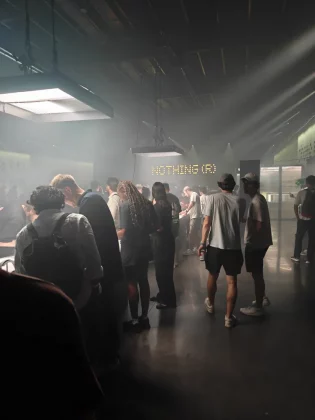 Обзор OnePlus 13s: безупречная автономность и флагманская мощь фото