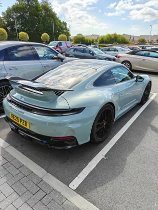 Обзор OnePlus 13s: безупречная автономность и флагманская мощь фото