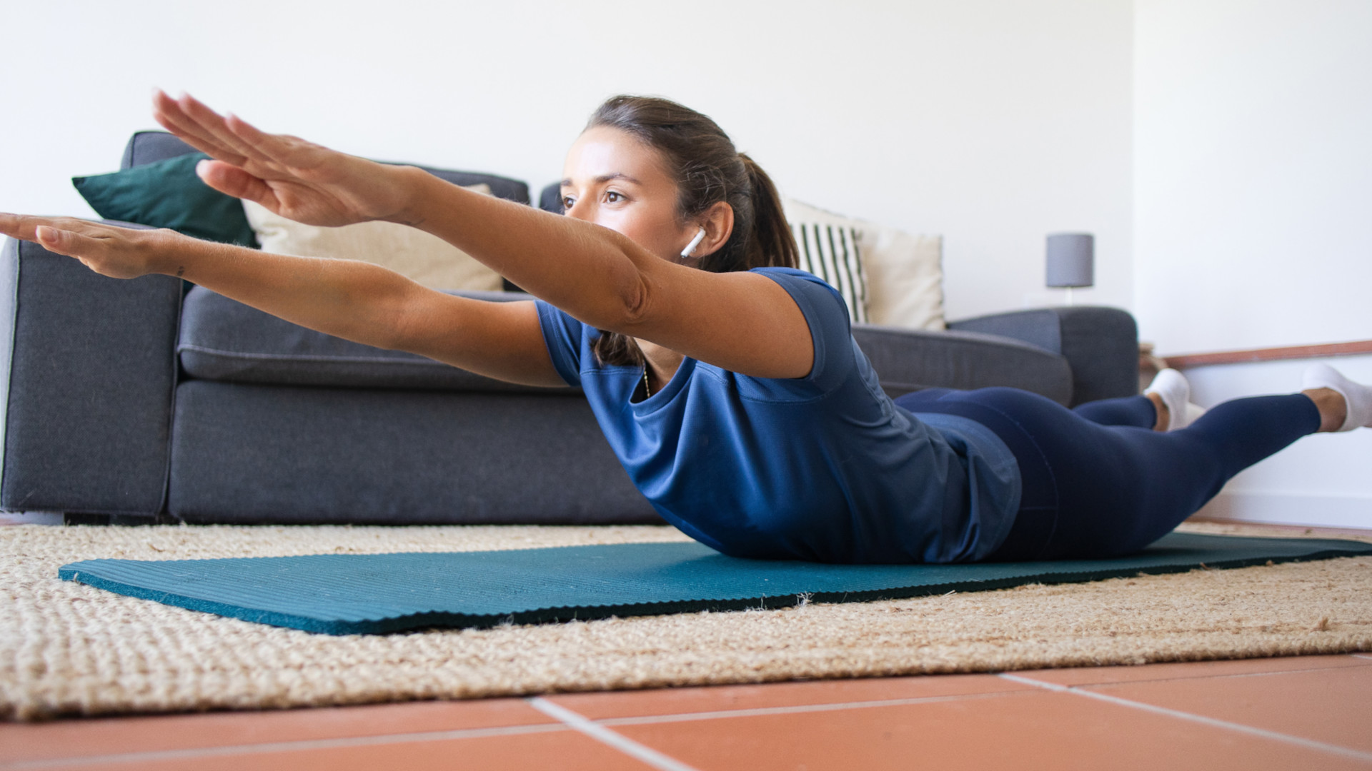 Эксперт по пилатесу говорит, что эти 8 упражнений лучше всего подходят