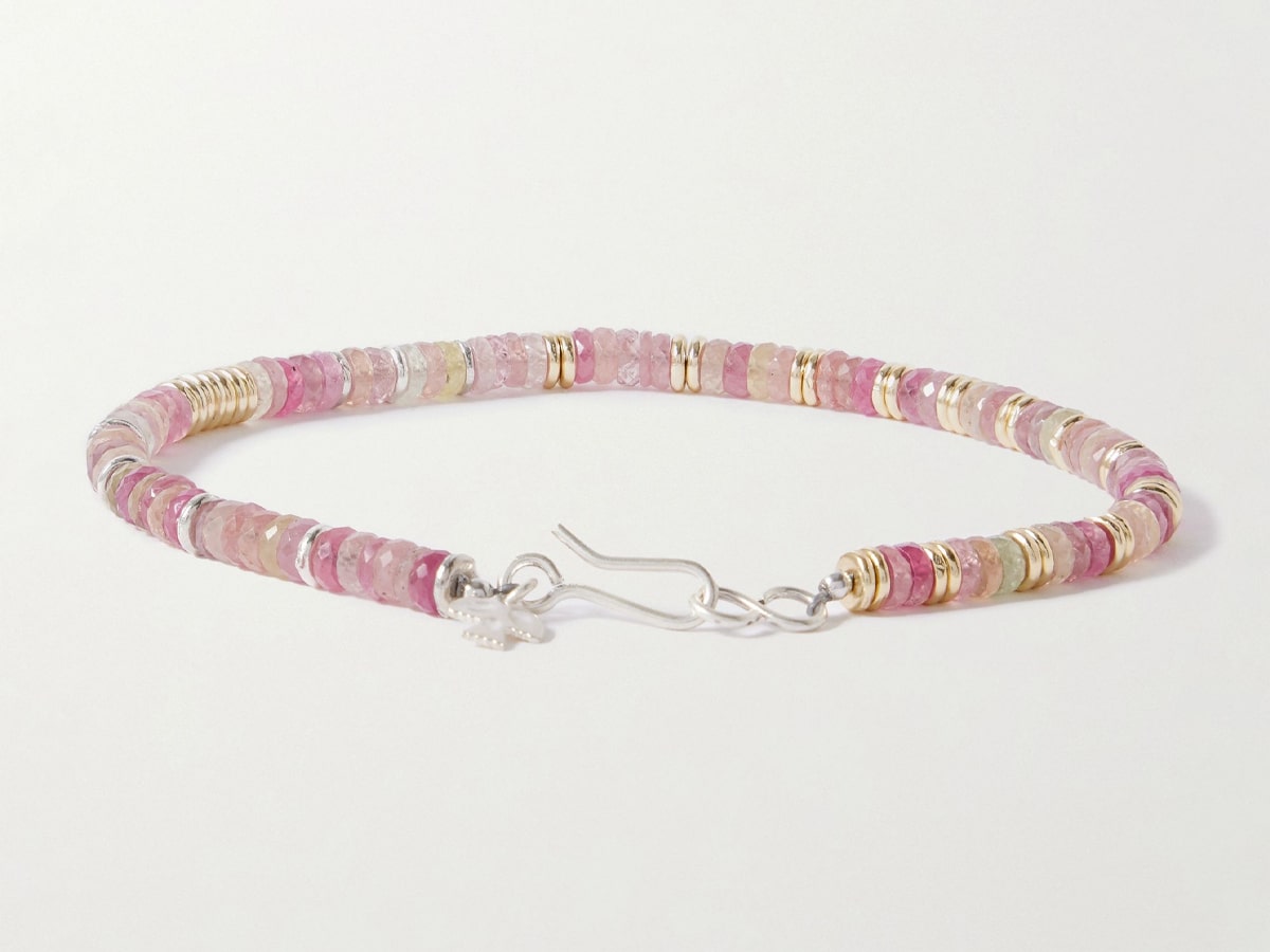 Браслеты миллиардеров — почему богачи помешаны на этих бусинах? картинка Браслеты миллиардеров — почему богачи помешаны на этих бусинах?