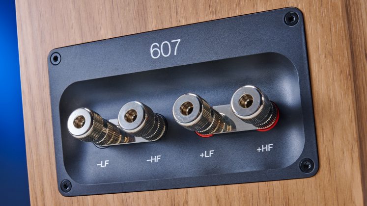 Bowers & Wilkins 607 S3