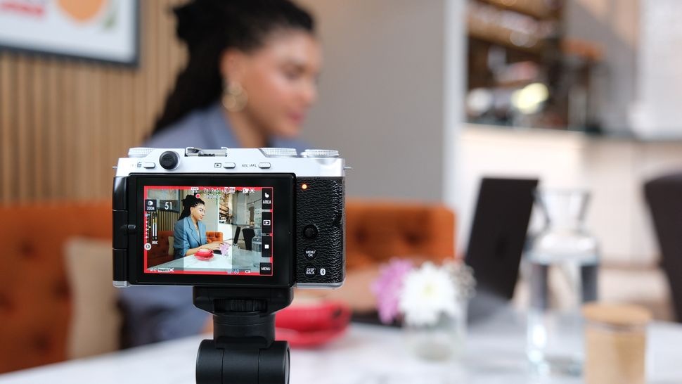 Противостояние Fujifilm X-M5 и X-E5 - это сложный выбор