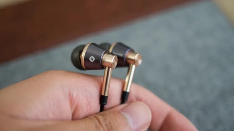 1MORE Triple Driver In-Ear Earphones