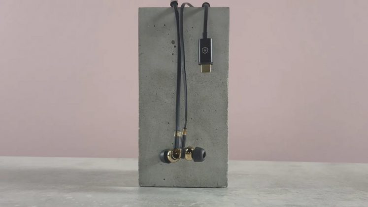 Master & Dynamic ME05