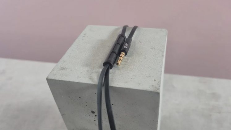 Master & Dynamic ME05