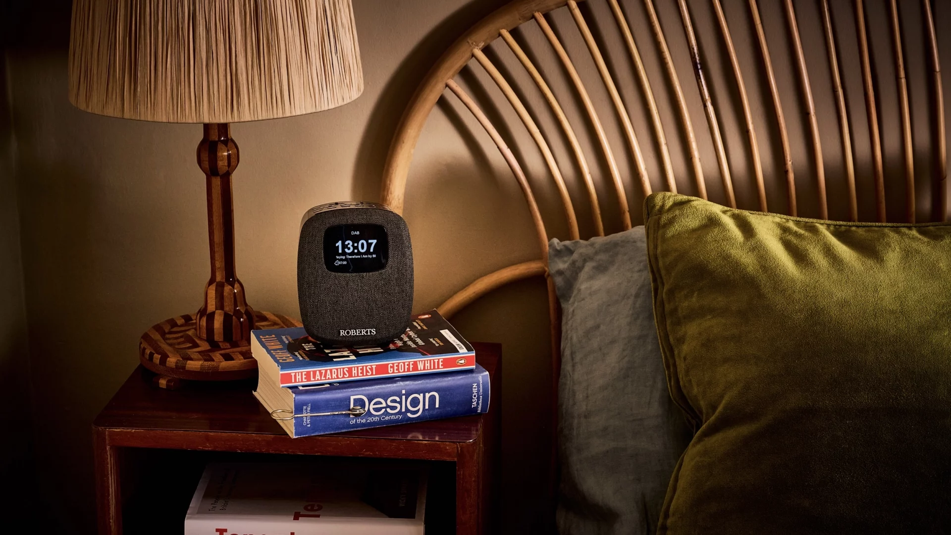 Roberts представляет новую прикроватную радиостанцию — но куда делся культовый ретро-дизайн? картинка Roberts Ortus 5 Roberts представляет новую прикроватную радиостанцию — но куда делся культовый ретро-дизайн?