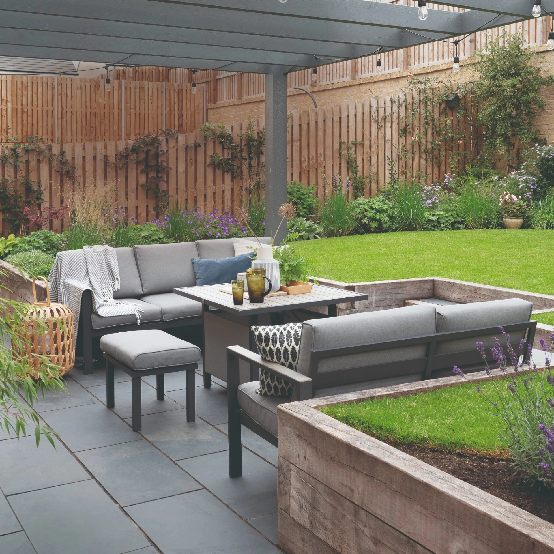 25 идей для уличной гостиной – превратите сад в роскошную зону отдыха картинка 24 идеи для уличной гостиной – стильный отдых в саду