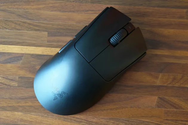Обзор Razer Deathadder V4 Pro: безупречная игровая мышь стала еще лучше фото