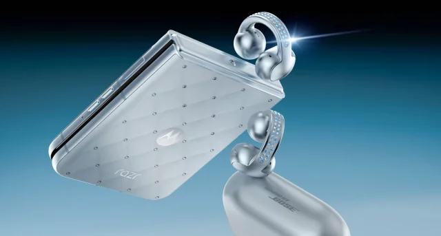 Motorola готовит блестящий Razr: кристаллы Swarovski и люксовый стиль