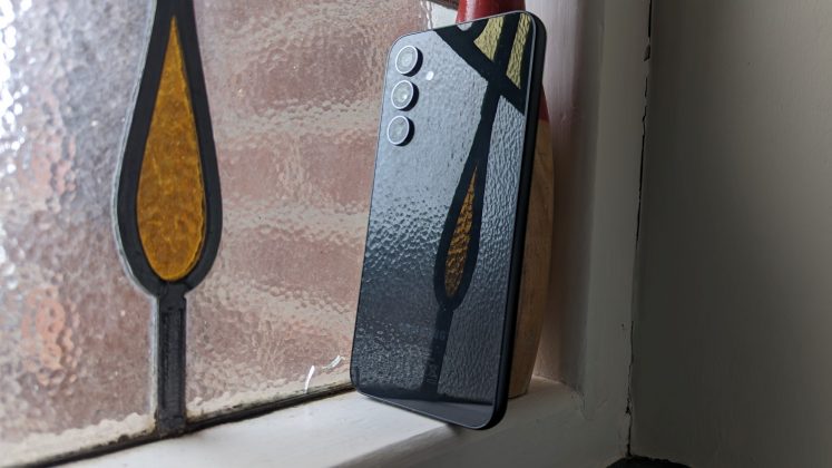 Смартфон с eSIM