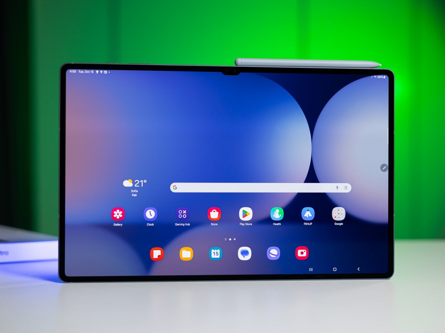 Samsung Galaxy Tab S11 Ultra замечен на реальном фото со скандальным дизайном