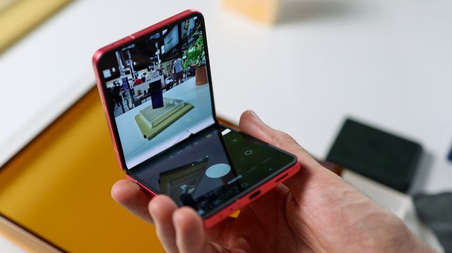 407213Обзор Samsung Galaxy Z Flip 7: мечта для влогеров