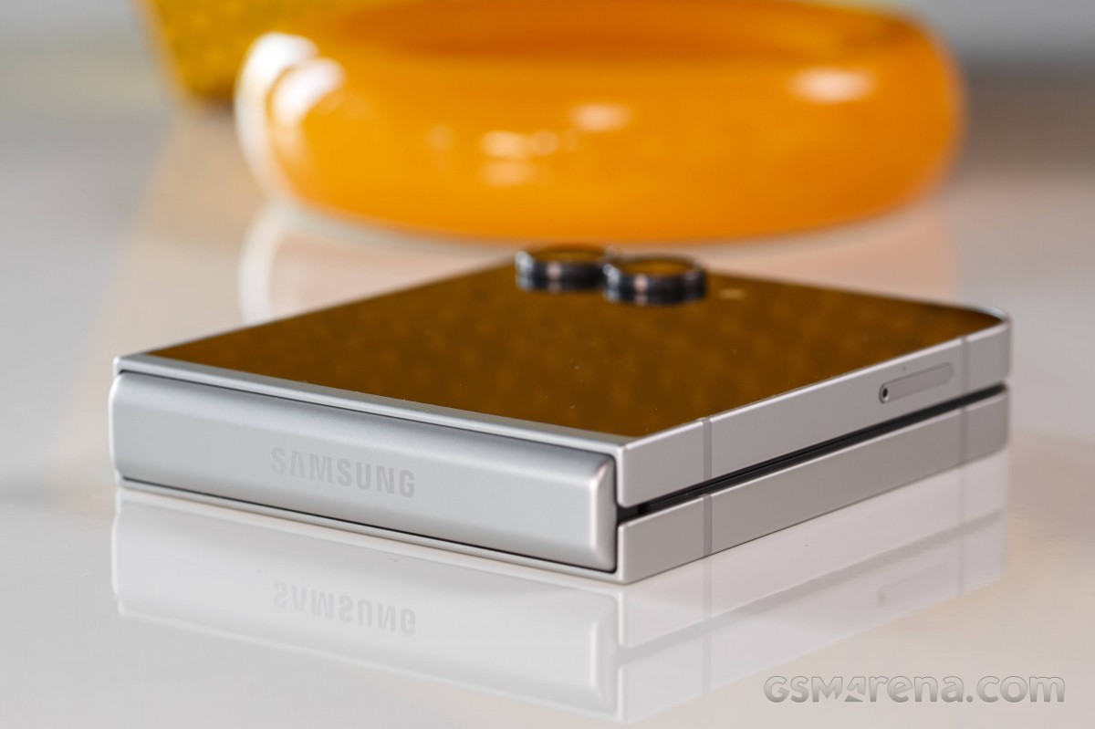 Samsung Galaxy Z Flip7 FE 