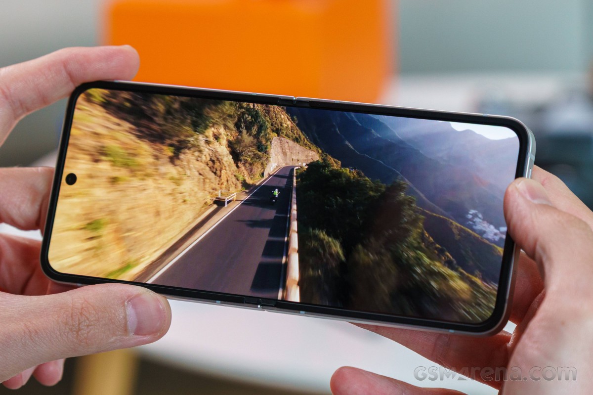 Samsung Galaxy Z Flip7 FE 