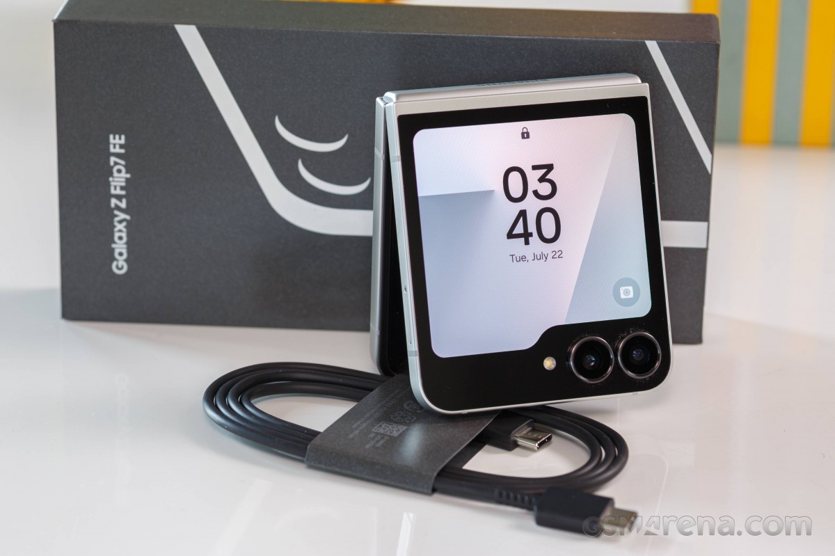 Samsung Galaxy Z Flip7 FE 