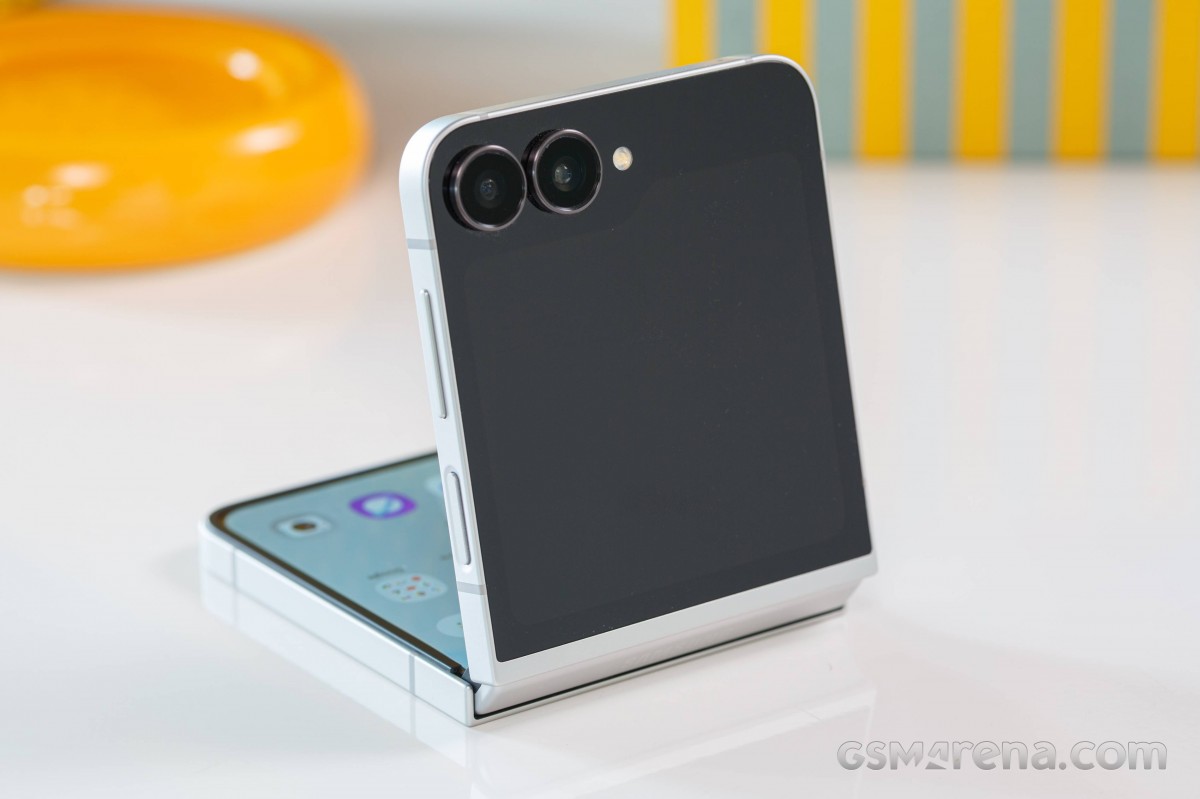 Samsung Galaxy Z Flip7 FE 