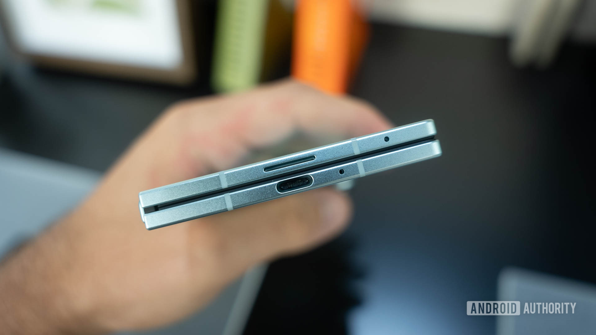 Galaxy Z Fold 7 наконец-то стал достаточно тонким. Вот что Samsung должна исправить в следующий раз картинка Galaxy Z Fold 7 наконец-то стал достаточно тонким. Вот что Samsung должна исправить в следующий раз