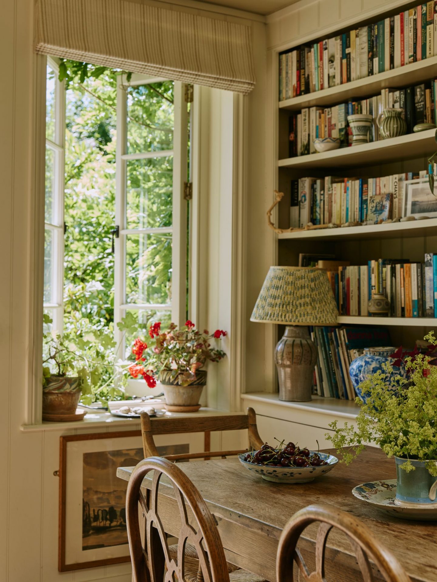 Идиллический городской коттедж дизайнера, где природа и интуиция определяют каждую деталь