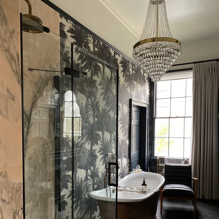 Как оформить окно в ванной 10 идей — от классических до дерзких