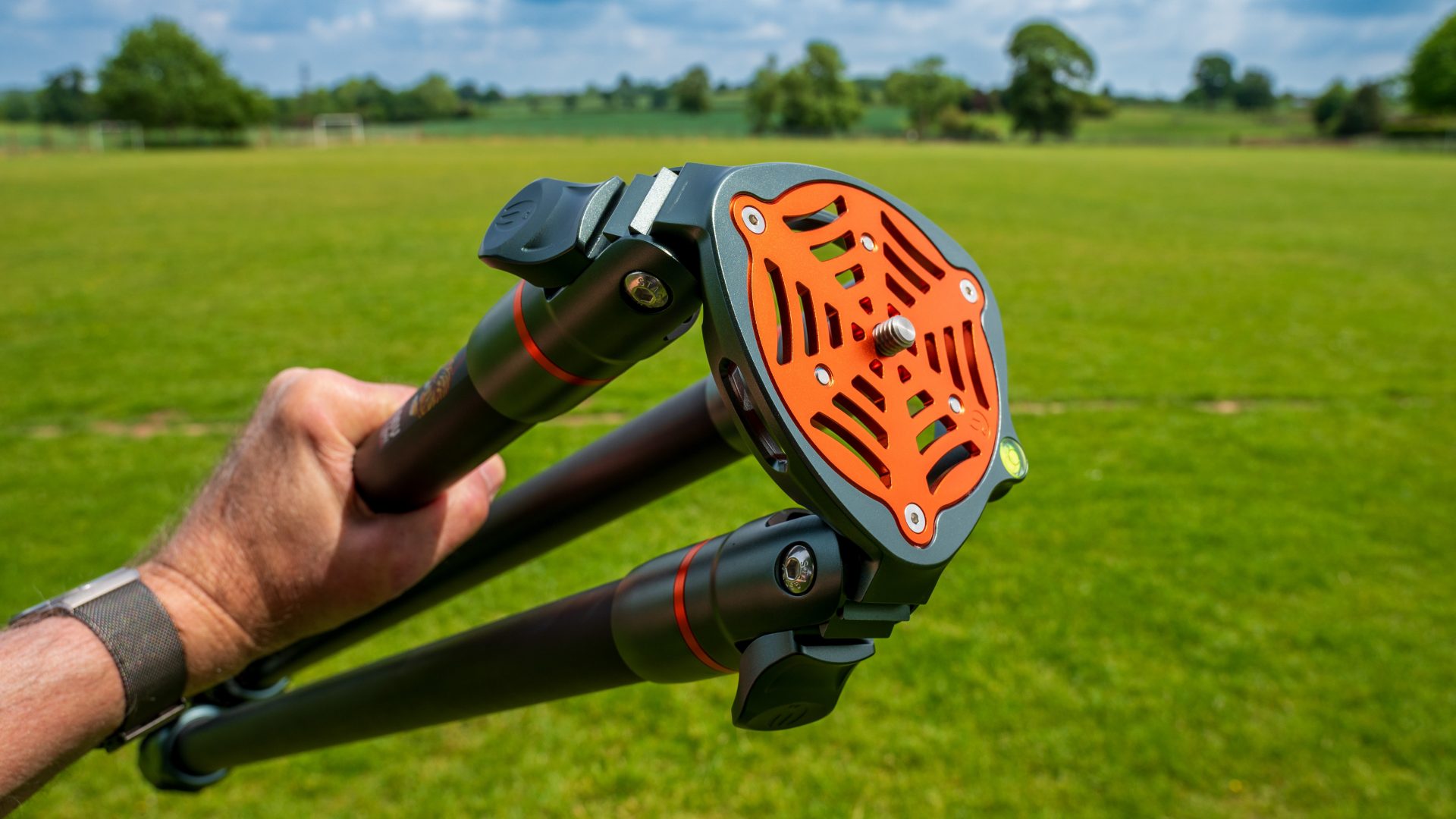 Обзор штативов для фотографов: рейтинг и советы по выбору картинка Legged Thing Legends Tommy