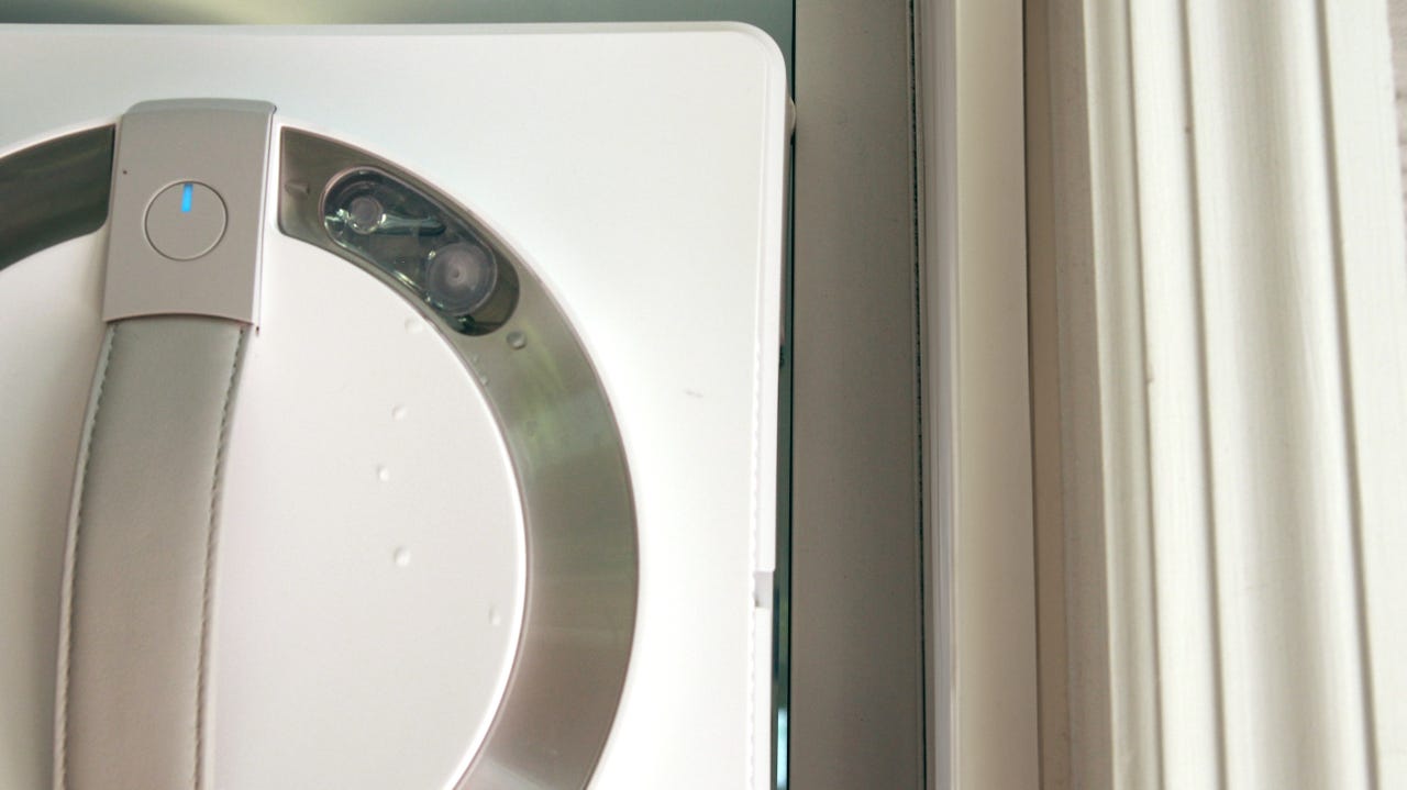 Работает ли робот для мытья окон? Я протестировала одного, чтобы выяснить (и я приятно удивлена)