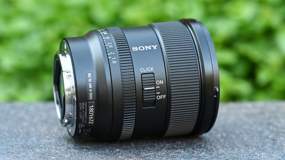 Sony FE 20mm f 1.8 G