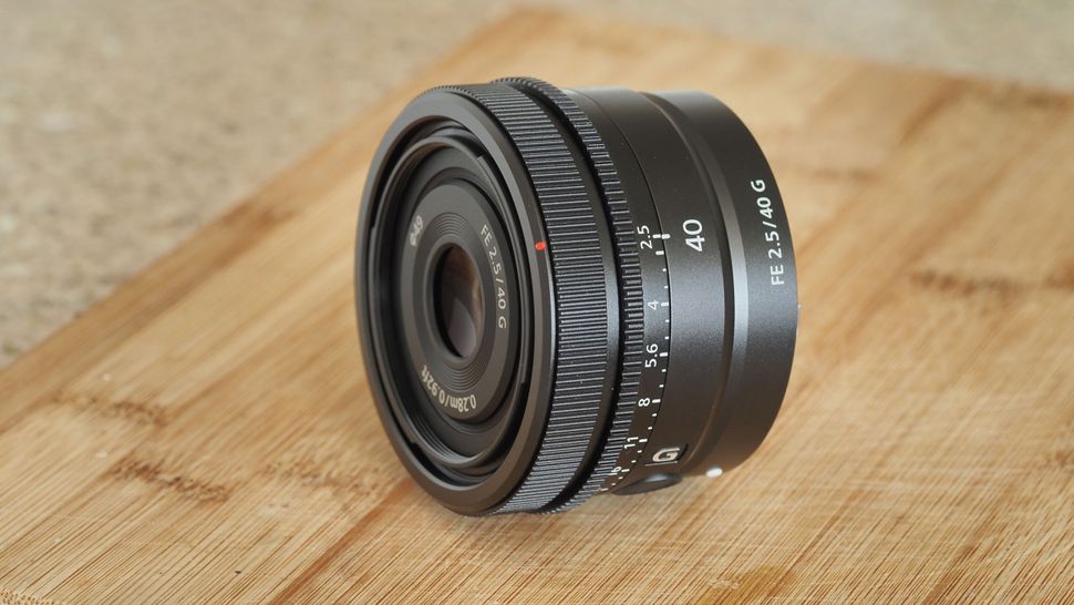 Sony FE 40mm f 2.5 G