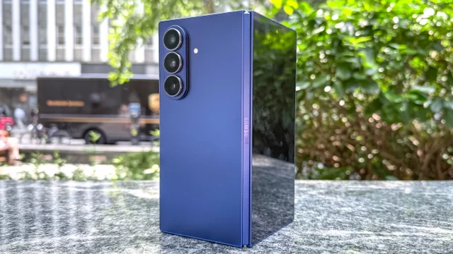 Samsung Galaxy Z Fold 7 выдержал 500,000 складываний! Теперь можно не бояться