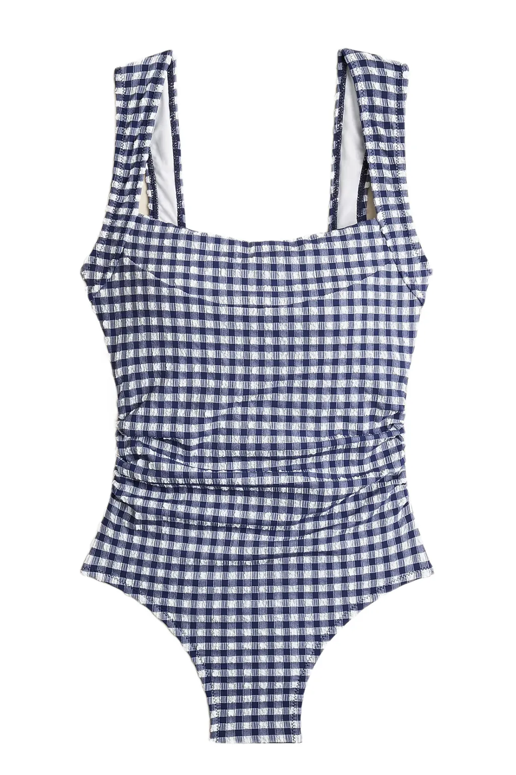 Стильные тенденции в купальниках 2025 года: фото и тренды