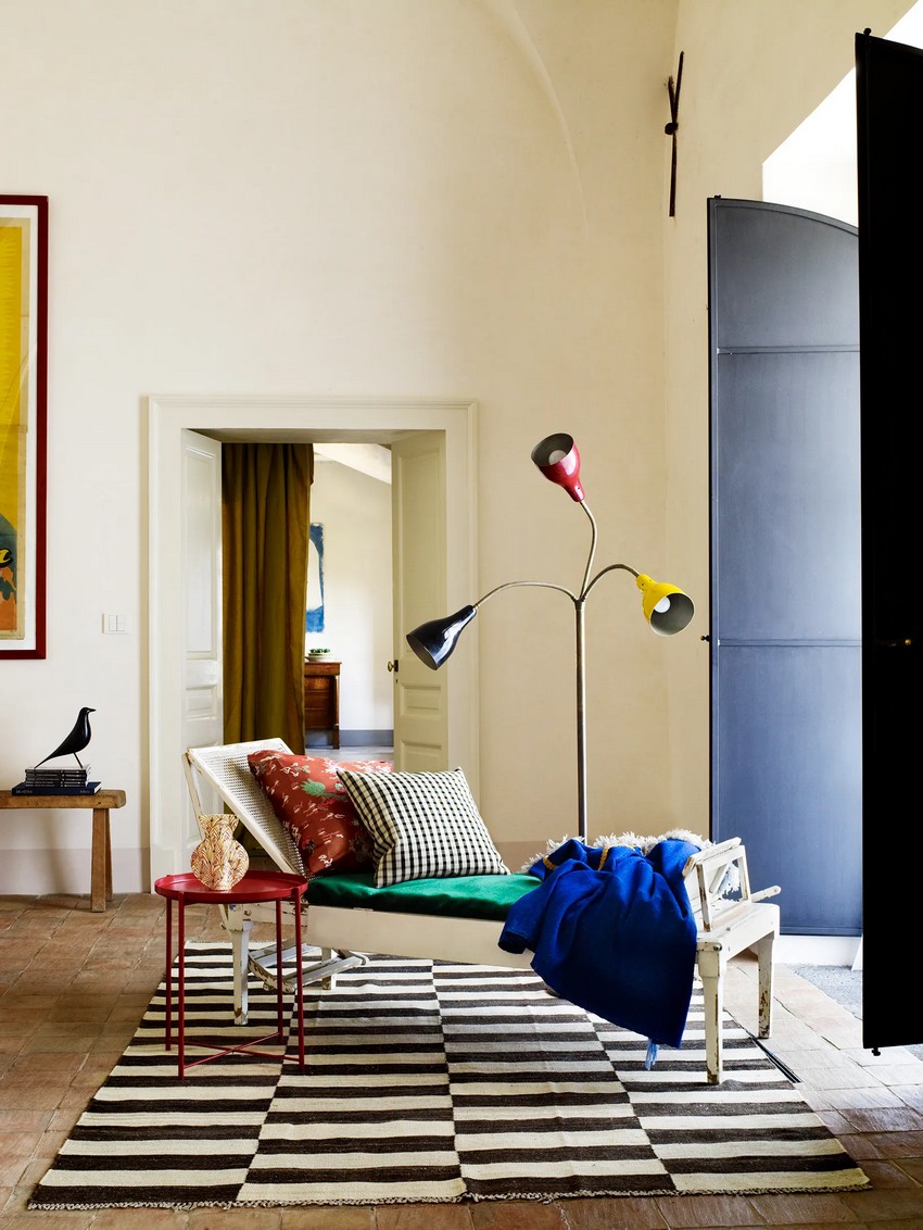 Галерея столиков-подносов в интерьере