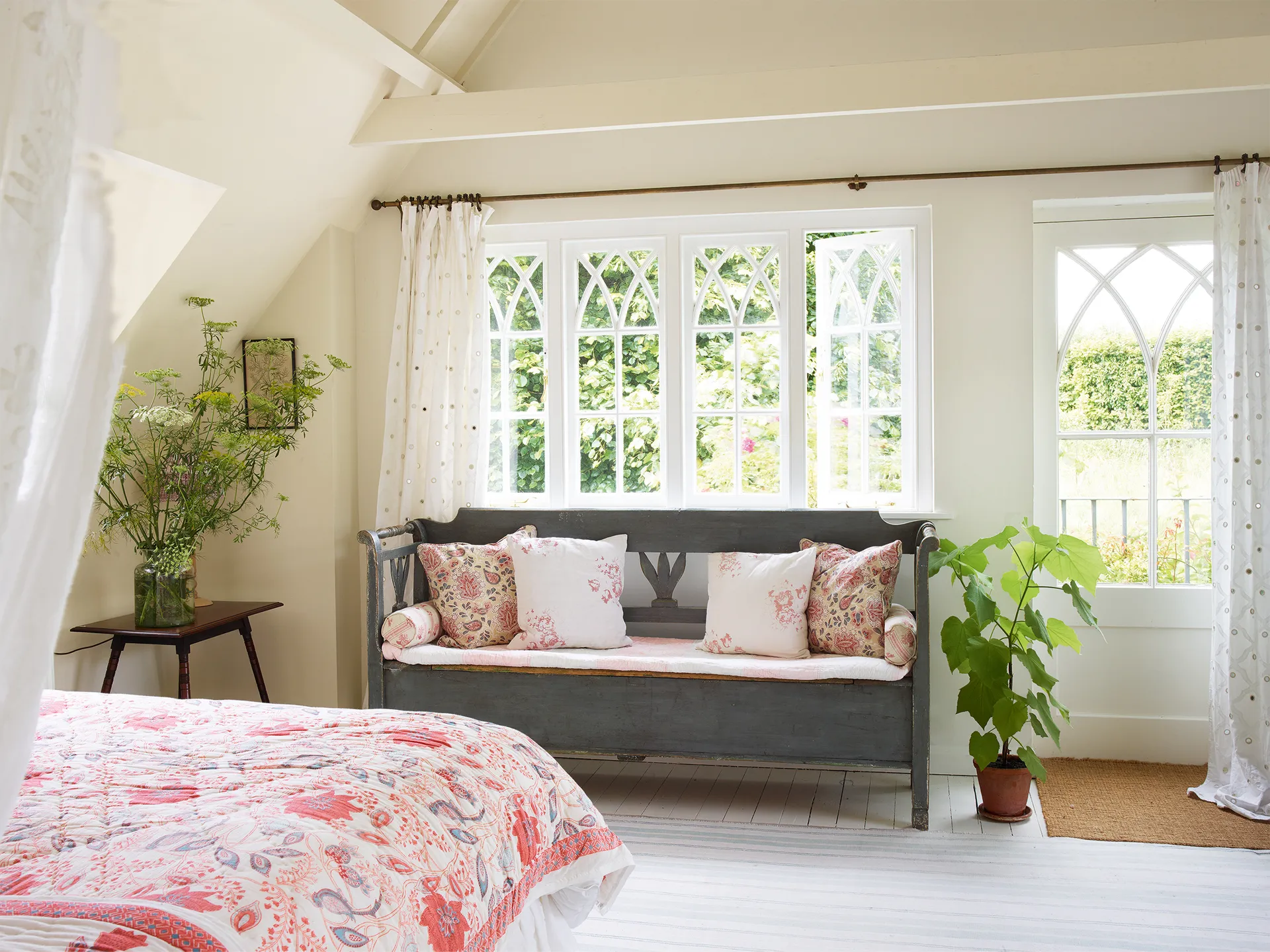 Сказочно красивый дом приходского священника на окраине деревни в Дорсете