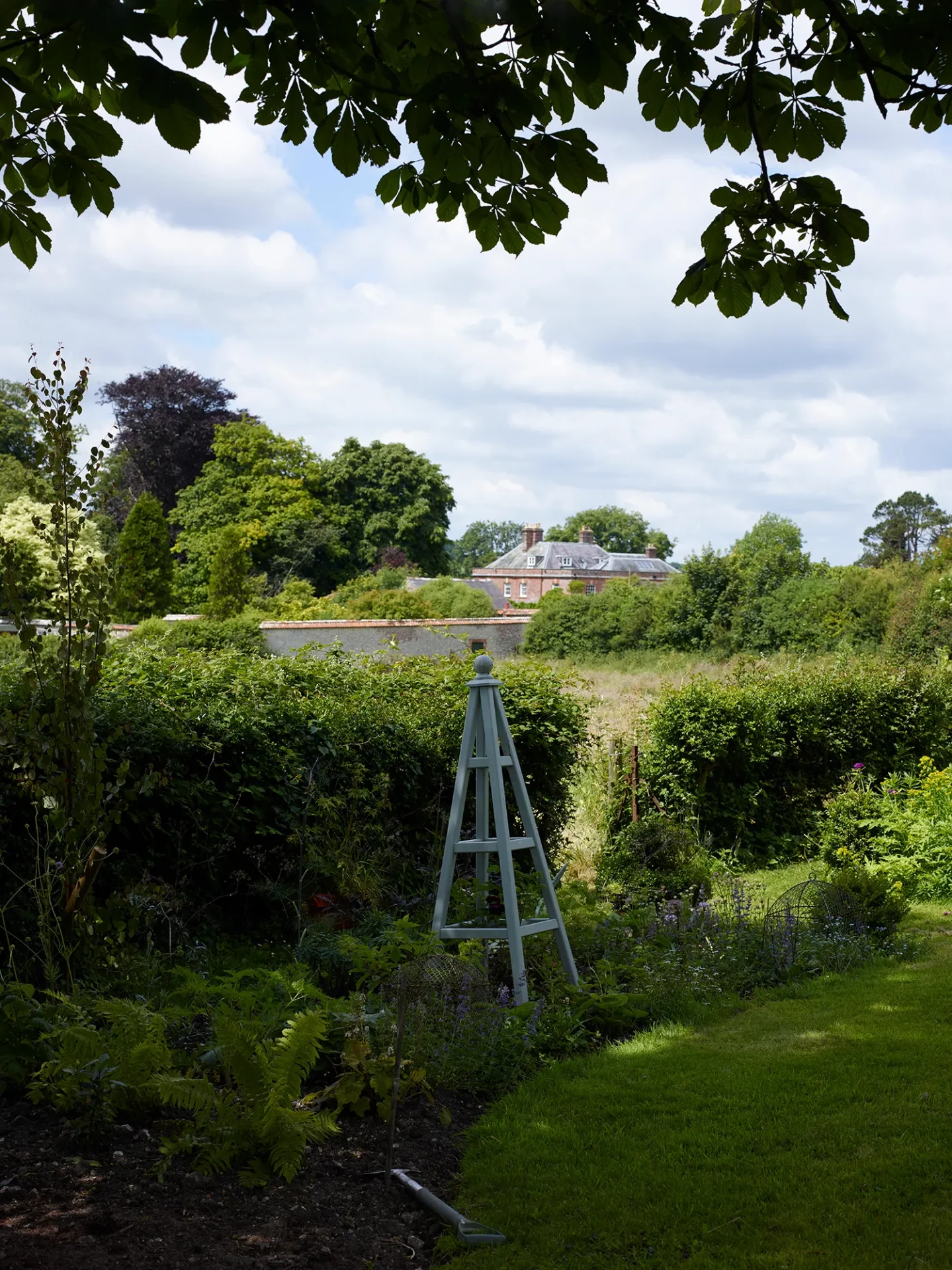 Сказочно красивый дом приходского священника на окраине деревни в Дорсете