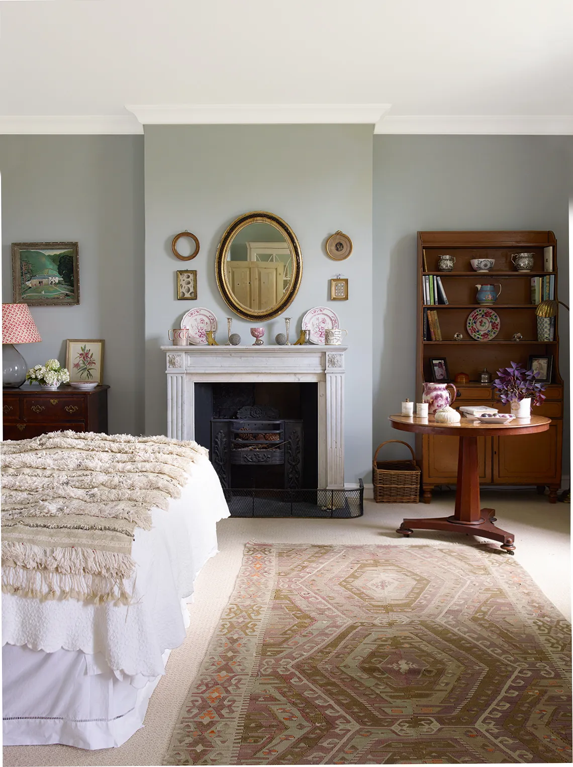 Сказочно красивый дом приходского священника на окраине деревни в Дорсете фото