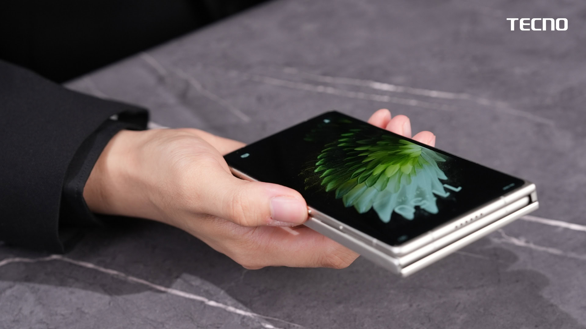 Tecno Phantom Ultimate G Fold — самый тонкий складник или пустышка?