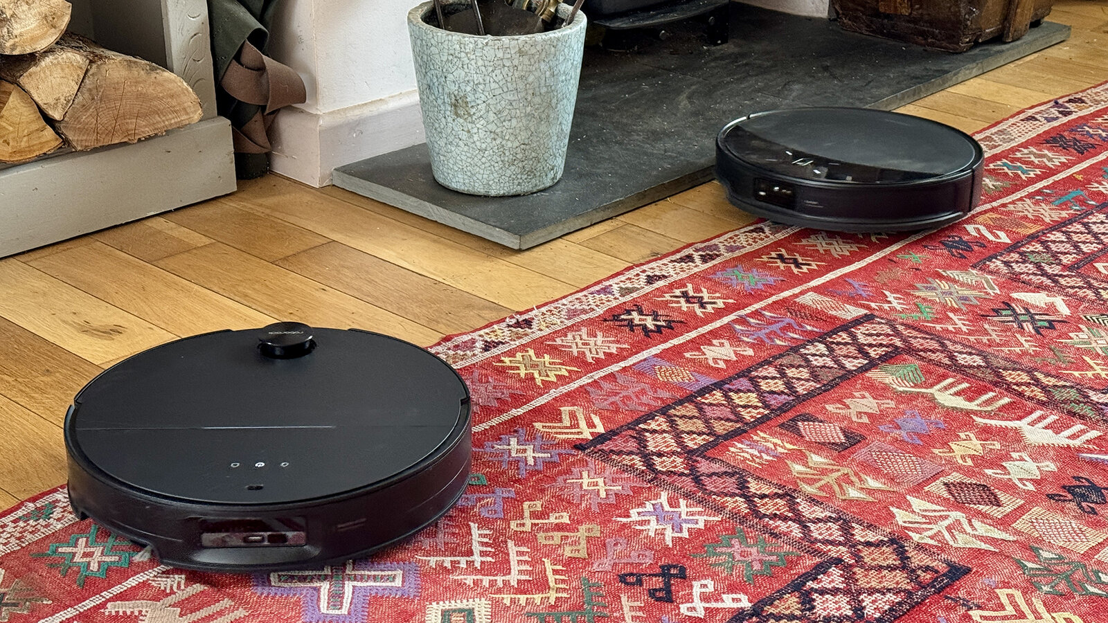 Roborock Saros 10 и Roborock Saros 10R