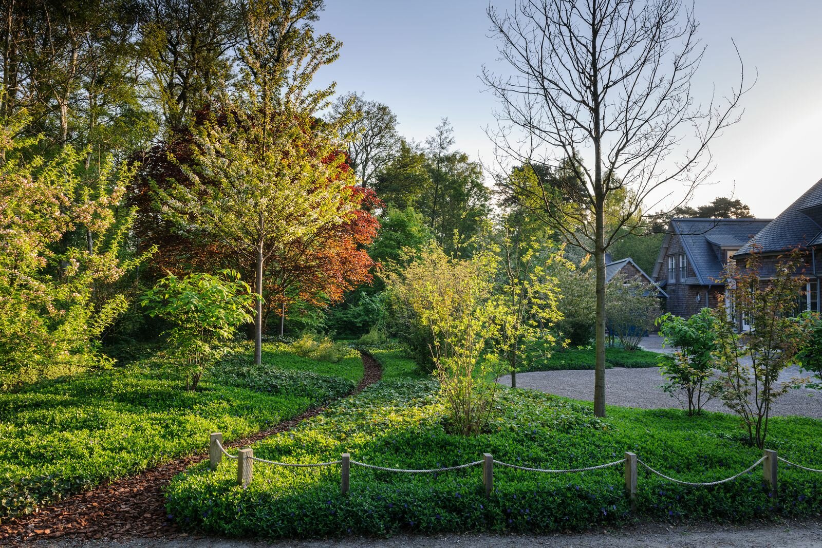 Шведский сад, простирающийся от леса до моря