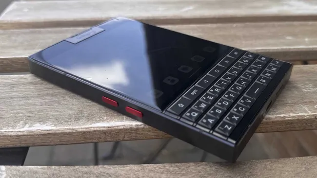 Обзор Unihertz Titan 2: этот телефон в стиле Blackberry меня серьезно удивил картинка Unihertz Titan 2