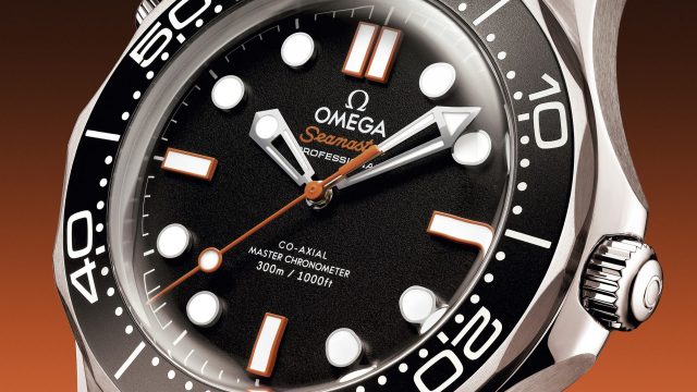 В новой модели Omega Seamaster циферблат выполнен в классическом для дайверских часов цвете