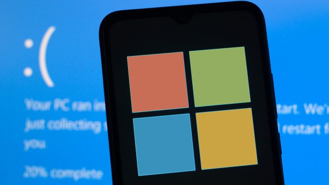 Почему Microsoft намеренно унижает Xbox, Surface и даже саму Windows