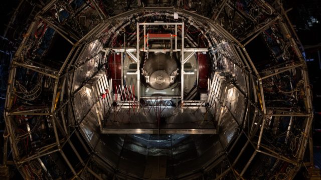 Y323XRzRKSwKjaiJkRH2Db Самый большой в мире атомный реактор превратил свинец в золото, а затем мгновенно уничтожил его